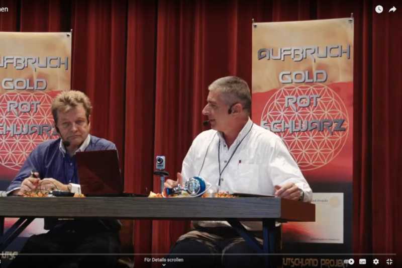 Michael Vogt (l.) und Jo Conrad auf dem Podium der "Aufbruch"-Konferenz in Alsfeld 2012