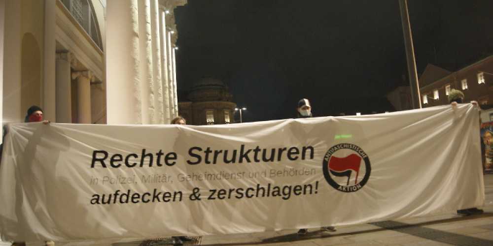 Kundgebung gegen rechte Netzwerke bei der Polizei am 4. Dezember 2020 in Karlsruhe.