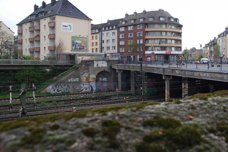 Blick auf den Tatort, den S-Bahnhof Wehrhahn